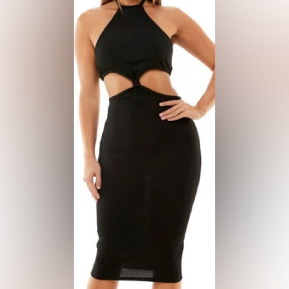 Almost famous Women’s black ribbed cut out sleeveless halter